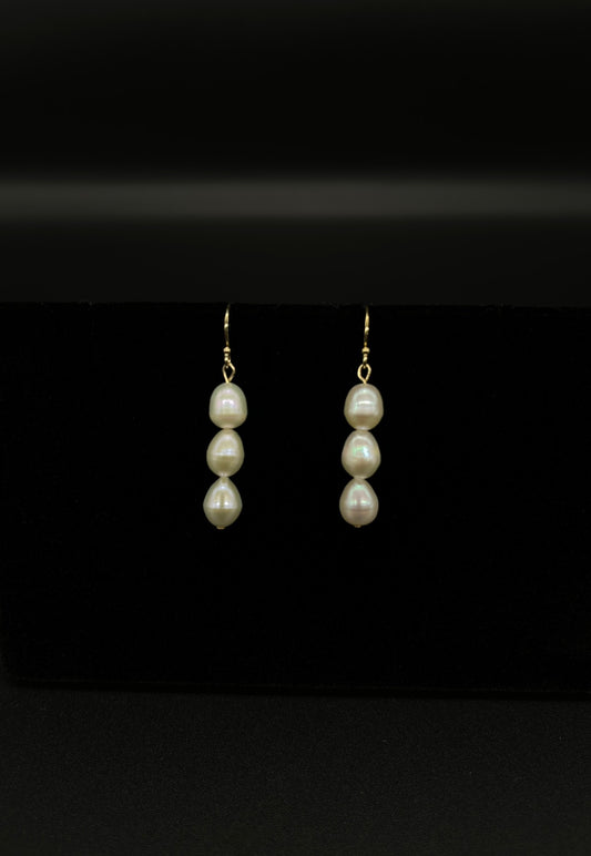 3 Pearls Earrings